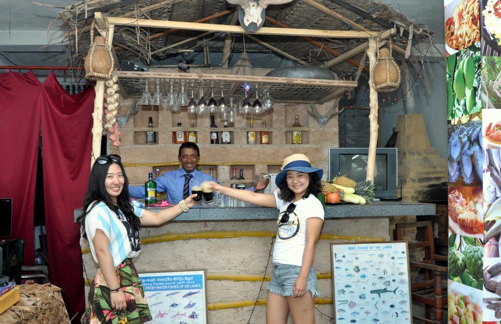 Marshal Beach Guesthouse ネゴンボ エクステリア 写真